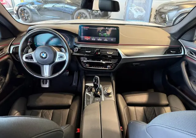 BMW Seria 5 520d MHEV M Sport sport