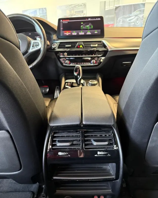 BMW Seria 5 520d MHEV M Sport sport