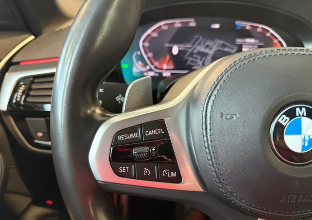 BMW Seria 5 520d MHEV M Sport sport