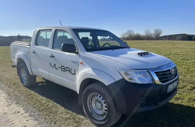 TOYOTA Hilux 