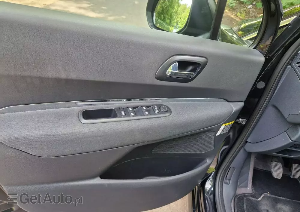 PEUGEOT 3008 HDi 115 Active