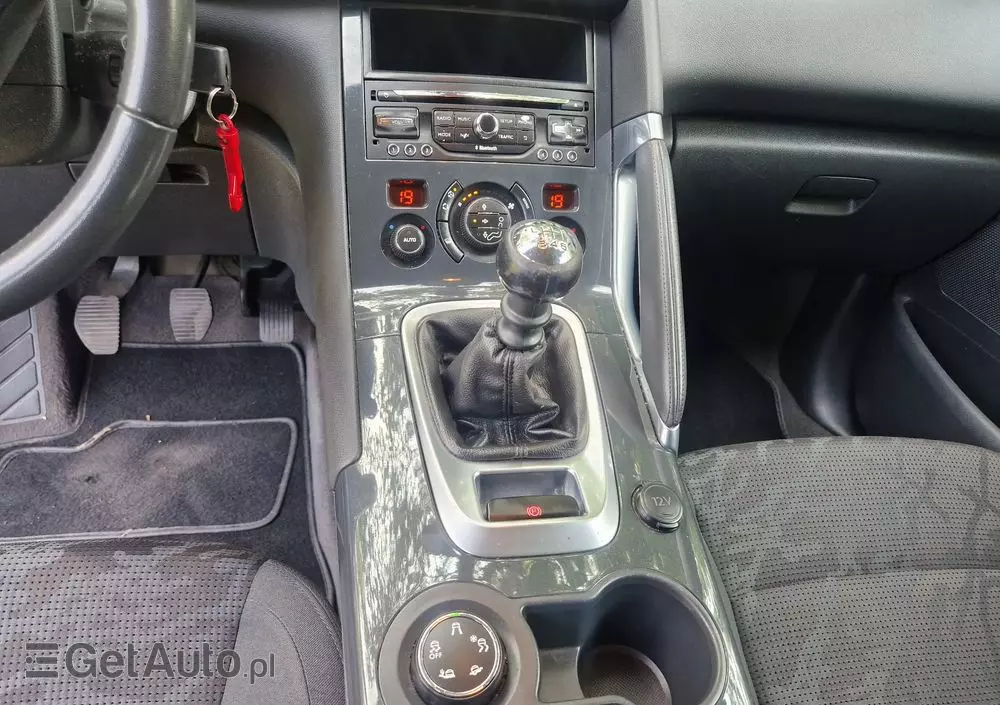 PEUGEOT 3008 HDi 115 Active