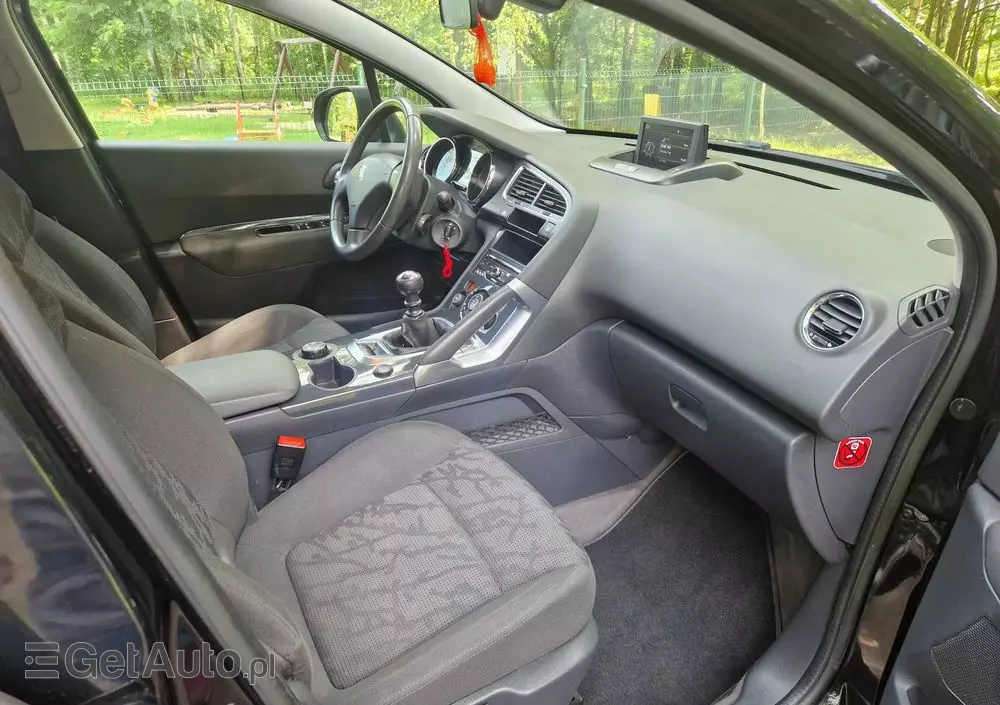 PEUGEOT 3008 HDi 115 Active