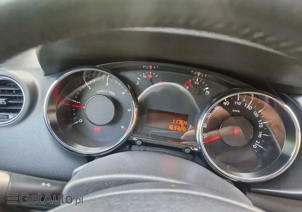 PEUGEOT 3008 HDi 115 Active