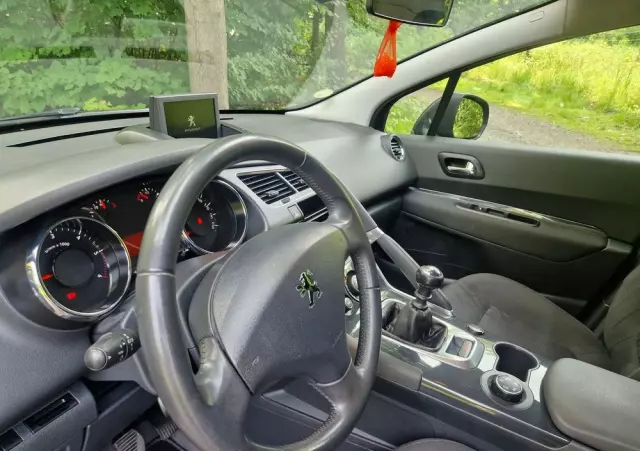 PEUGEOT 3008 HDi 115 Active