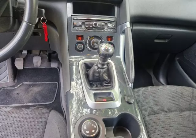 PEUGEOT 3008 HDi 115 Active