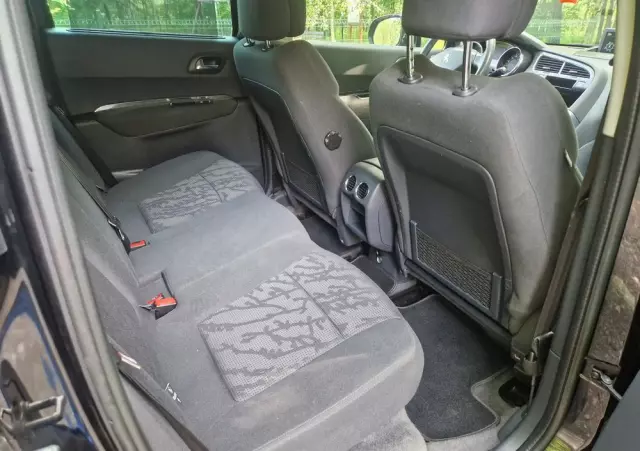 PEUGEOT 3008 HDi 115 Active