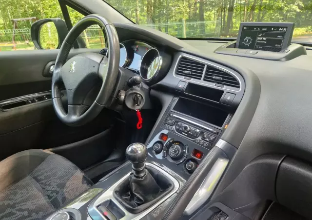 PEUGEOT 3008 HDi 115 Active