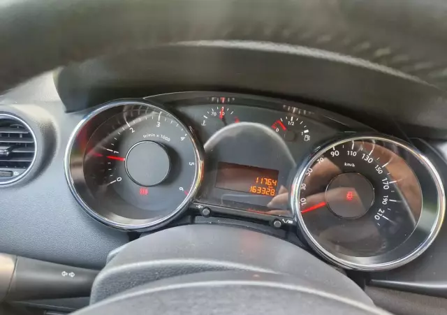 PEUGEOT 3008 HDi 115 Active