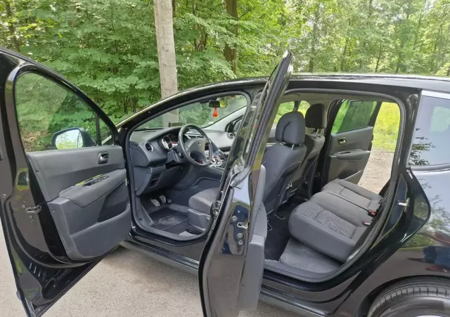 PEUGEOT 3008 HDi 115 Active