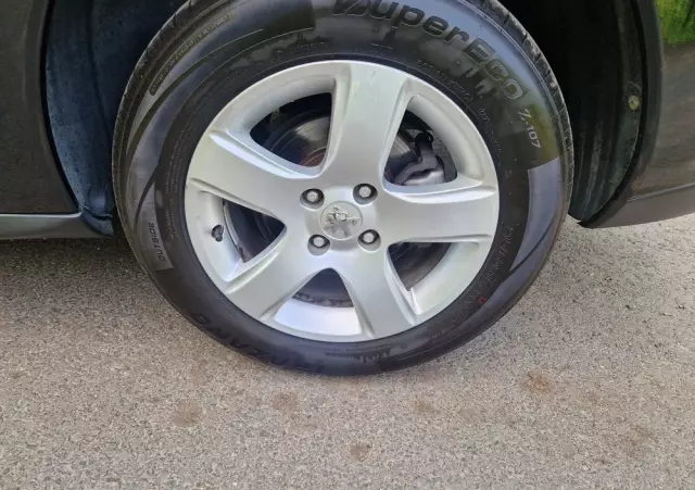 PEUGEOT 3008 HDi 115 Active