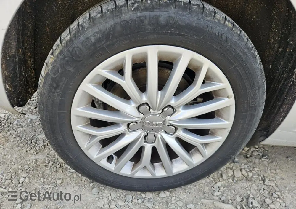 AUDI A3 Sportback 2.0 TDI S tronic S line Sportpaket