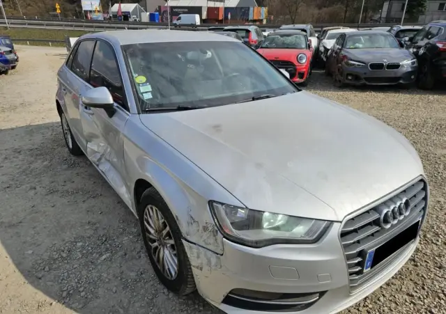 AUDI A3 Sportback 2.0 TDI S tronic S line Sportpaket