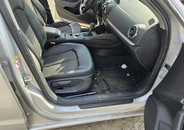 AUDI A3 Sportback 2.0 TDI S tronic S line Sportpaket