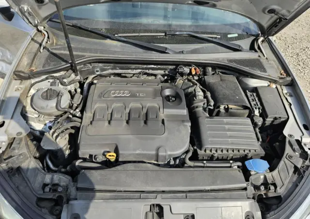 AUDI A3 Sportback 2.0 TDI S tronic S line Sportpaket