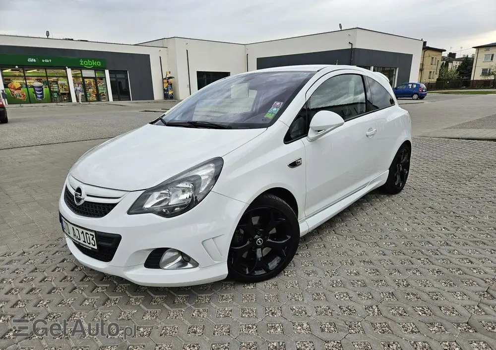 OPEL Corsa 1.6 Turbo OPC