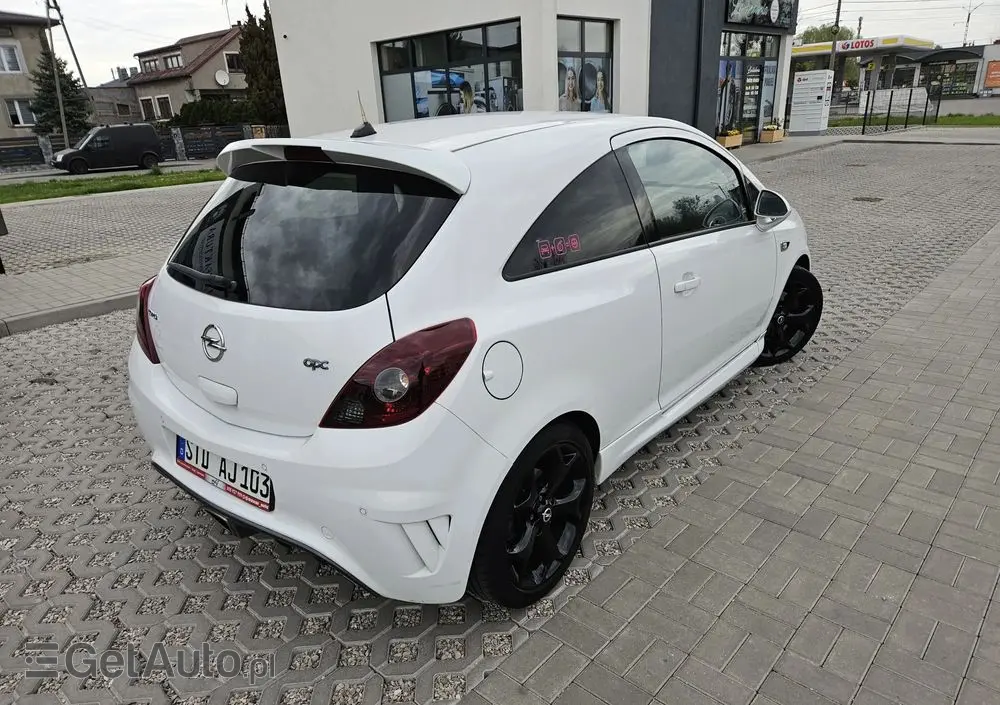 OPEL Corsa 1.6 Turbo OPC
