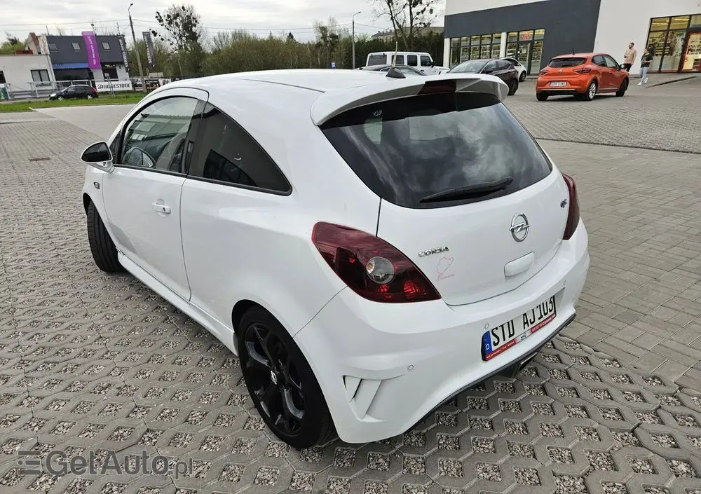 OPEL Corsa 1.6 Turbo OPC