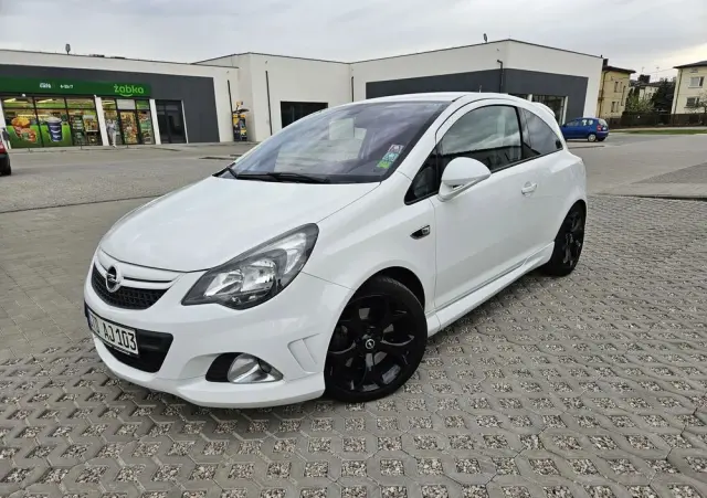 OPEL Corsa 1.6 Turbo OPC