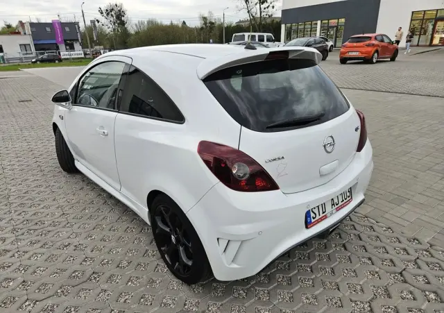 OPEL Corsa 1.6 Turbo OPC