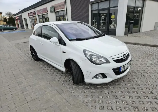 OPEL Corsa 1.6 Turbo OPC