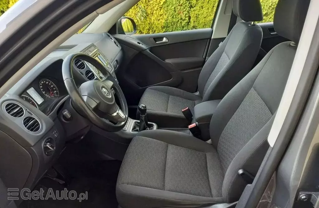 VOLKSWAGEN Tiguan 