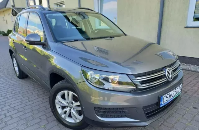 VOLKSWAGEN Tiguan 