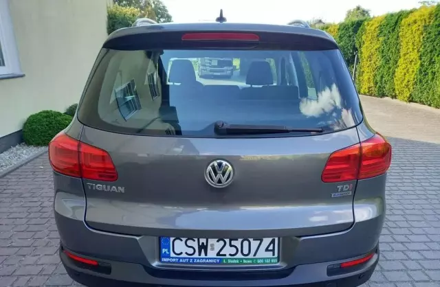 VOLKSWAGEN Tiguan 