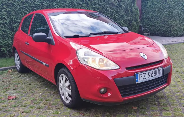 RENAULT Clio 