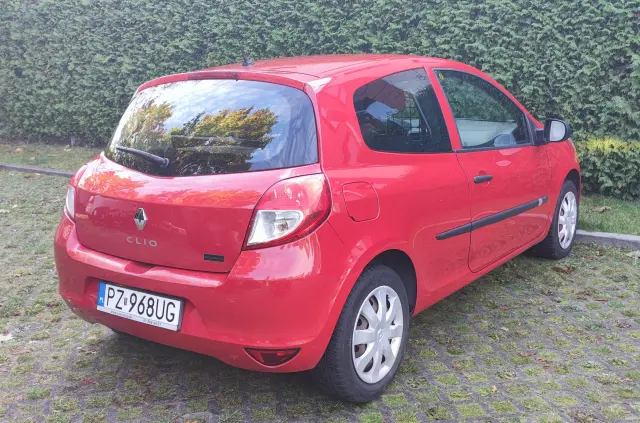 RENAULT Clio 