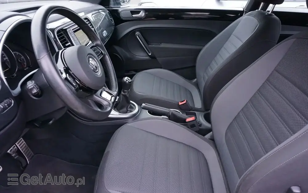 VOLKSWAGEN Beetle 