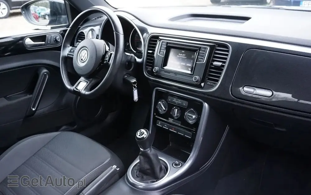 VOLKSWAGEN Beetle 