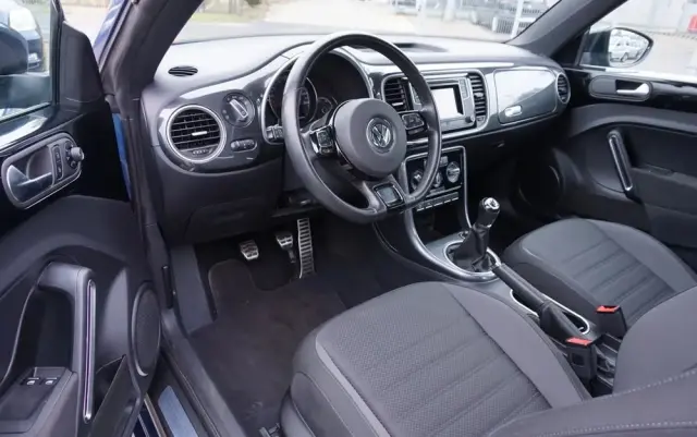 VOLKSWAGEN Beetle 