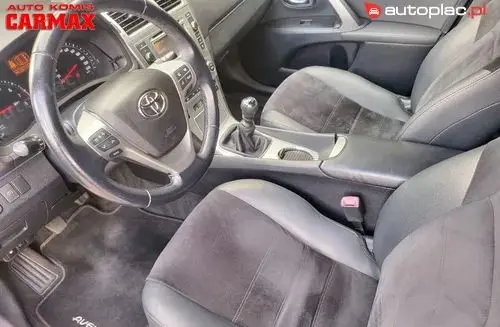 TOYOTA Avensis 