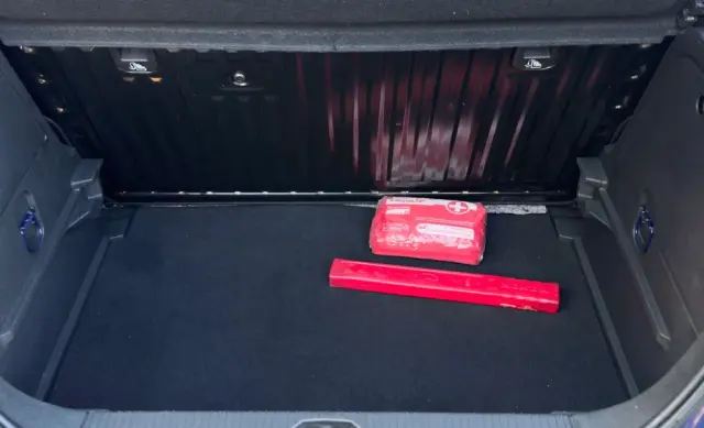 OPEL Corsa 1.2 120 Jahre