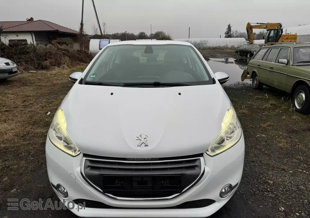 PEUGEOT 208 1.6 VTi Allure