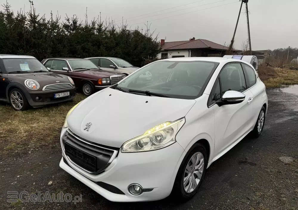 PEUGEOT 208 1.6 VTi Allure