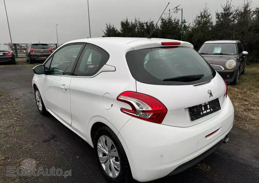 PEUGEOT 208 1.6 VTi Allure