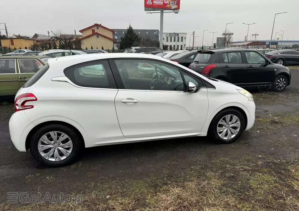 PEUGEOT 208 1.6 VTi Allure