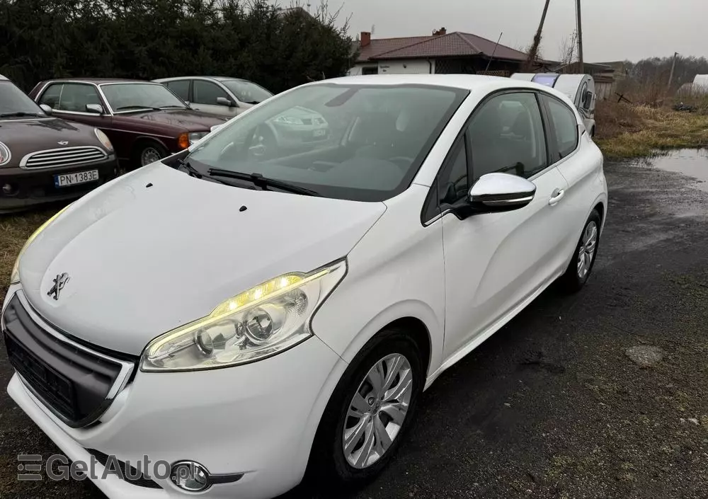 PEUGEOT 208 1.6 VTi Allure
