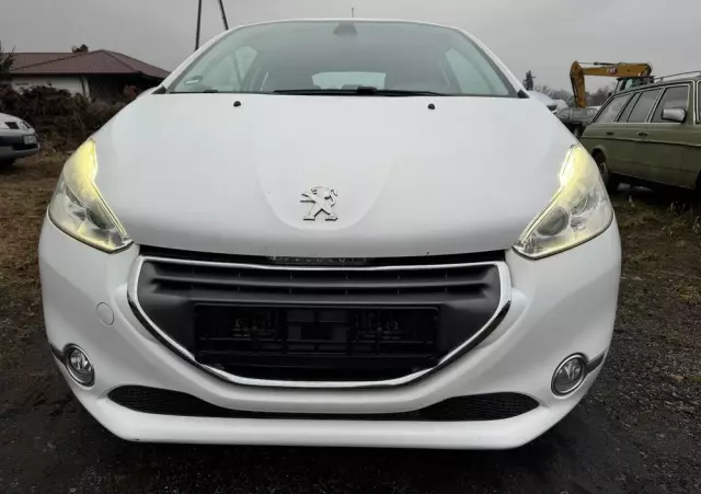 PEUGEOT 208 1.6 VTi Allure