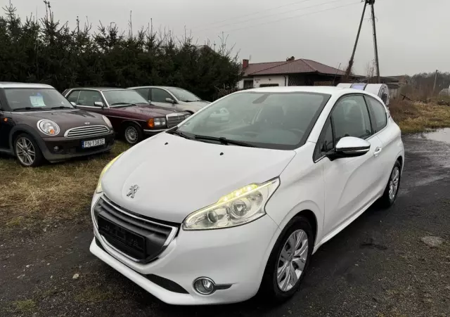 PEUGEOT 208 1.6 VTi Allure