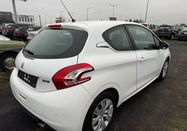 PEUGEOT 208 1.6 VTi Allure