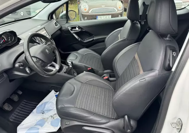 PEUGEOT 208 1.6 VTi Allure