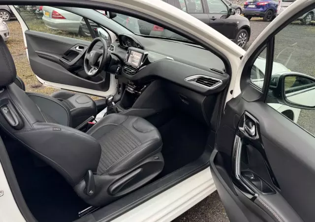 PEUGEOT 208 1.6 VTi Allure