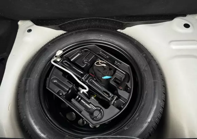 PEUGEOT 208 1.6 VTi Allure