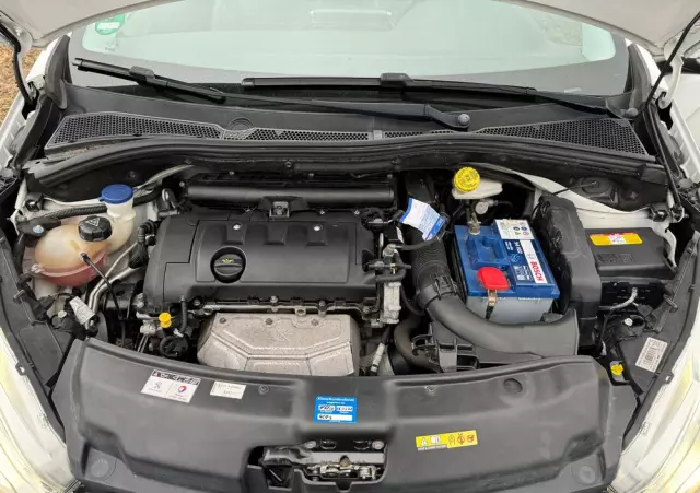 PEUGEOT 208 1.6 VTi Allure