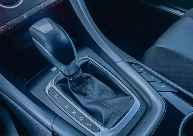 FORD Mondeo 2.0 TDCi Titanium PowerShift