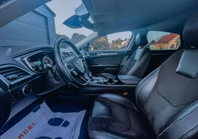 FORD Mondeo 2.0 TDCi Titanium PowerShift