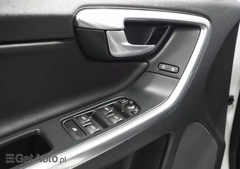 VOLVO XC 60 D4 AWD Summum